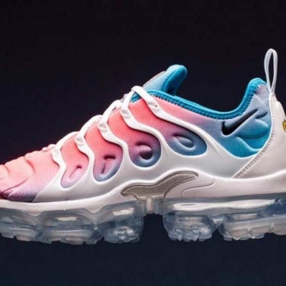 vapormax pink white